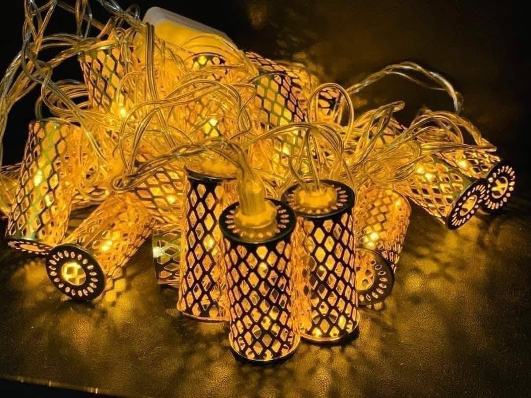 Metal bulb shape string fairy light golden colour